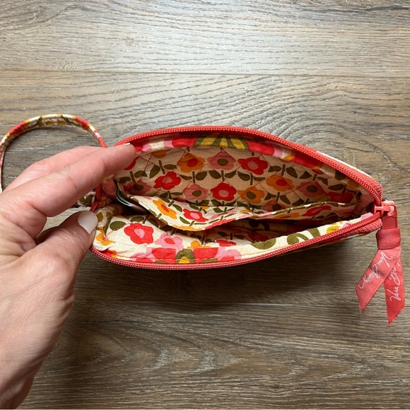 Vera Bradley wristlet - Picture 4 of 5